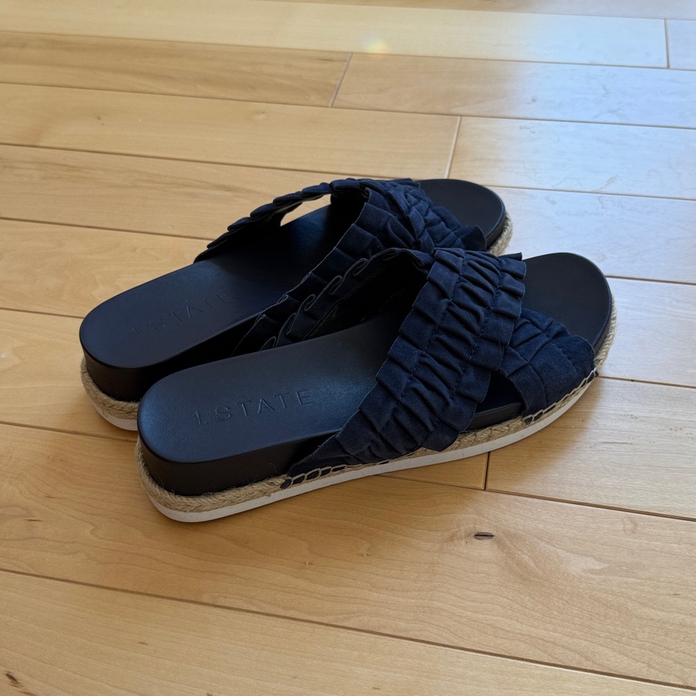 1. State Salyn Slide Sandal In Navy Blue Suede